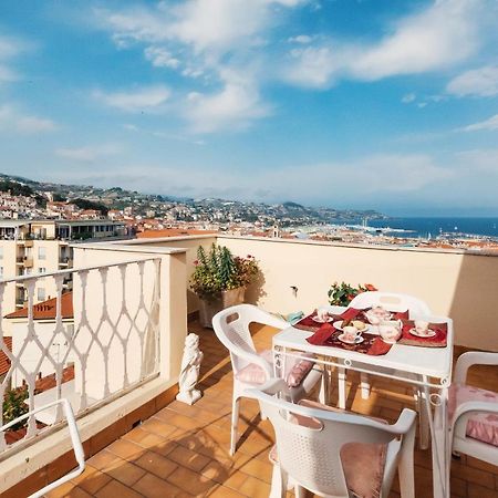 Dimora Bellavista,Garage Privato,Due Piani Apartment Сан Ремо Екстериор снимка