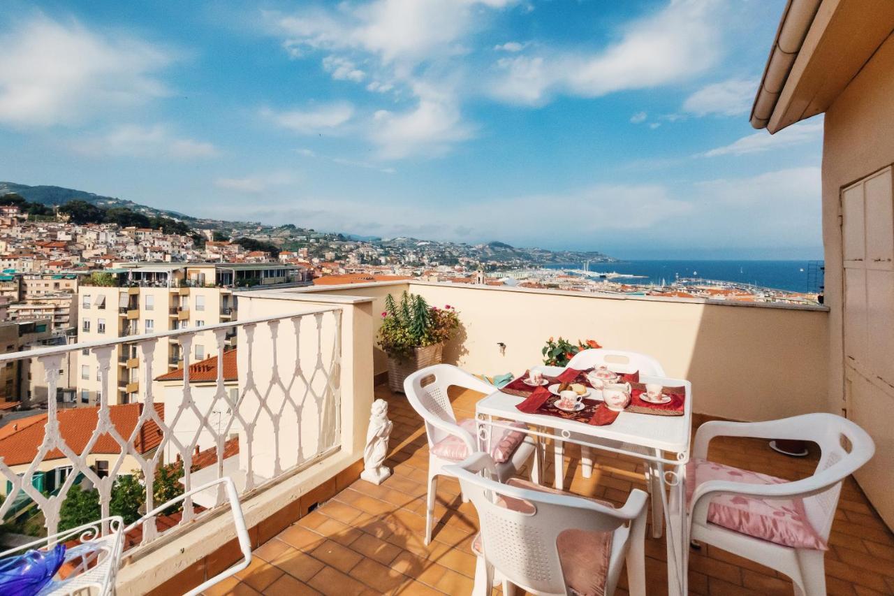 Dimora Bellavista,Garage Privato,Due Piani Apartment Сан Ремо Екстериор снимка