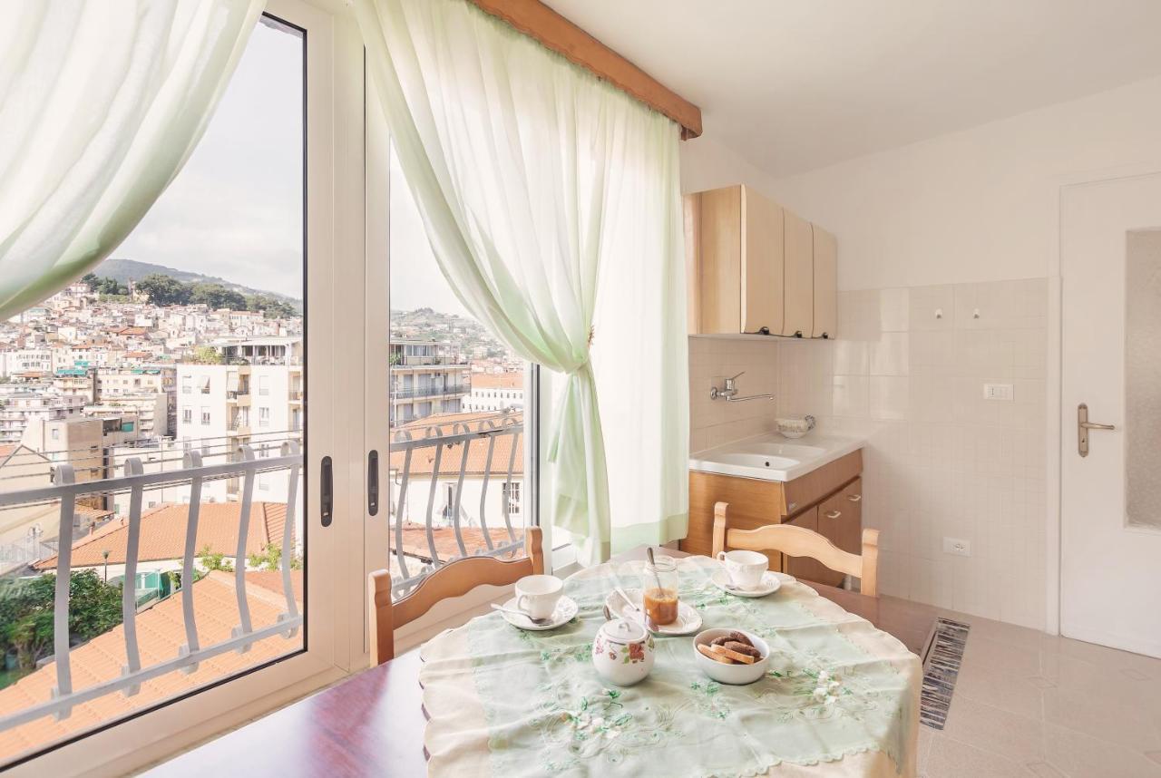 Dimora Bellavista,Garage Privato,Due Piani Apartment Сан Ремо Екстериор снимка