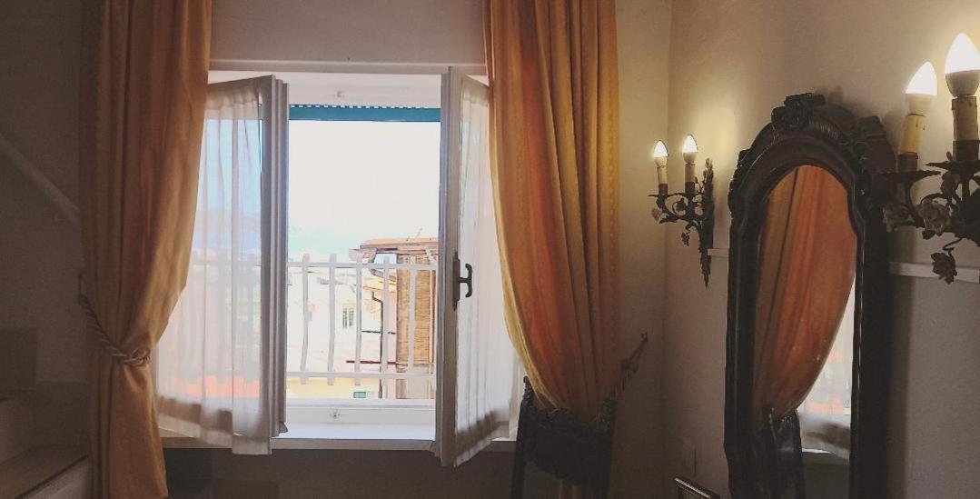 Dimora Bellavista,Garage Privato,Due Piani Apartment Сан Ремо Екстериор снимка