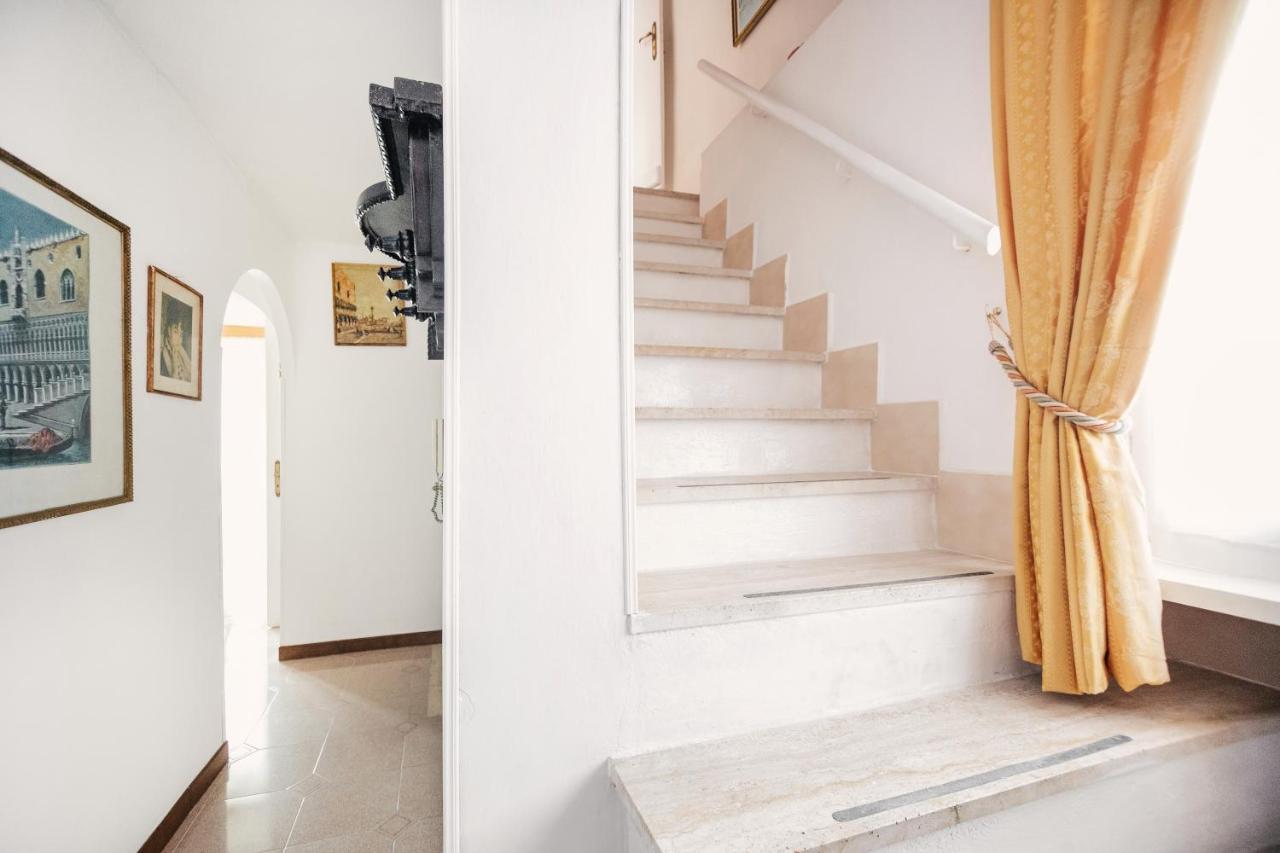 Dimora Bellavista,Garage Privato,Due Piani Apartment Сан Ремо Екстериор снимка